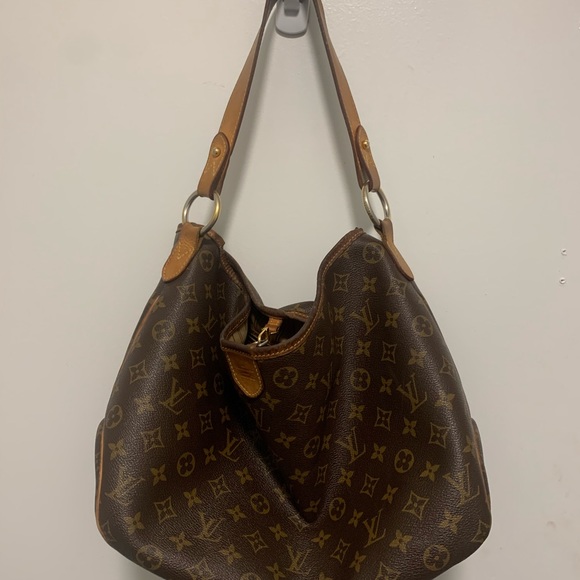 Authentic Louis Vuitton - Picture 2 of 8